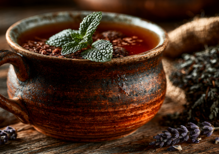 Листья малины не выкидываю, а делаю из них чай на зиму: вкуснее магазинного — самочувствие совсем другое