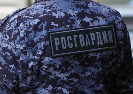 Росгвардейцы поймали двух «любителей бесплатных товаров»