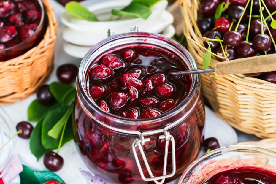 Классическое вишневое варенье с косточками (на зиму)