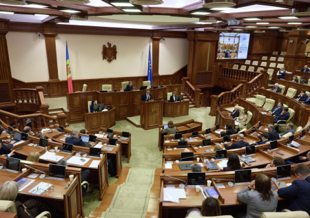 Парламент Молдавии утвердил состав нового правительства
