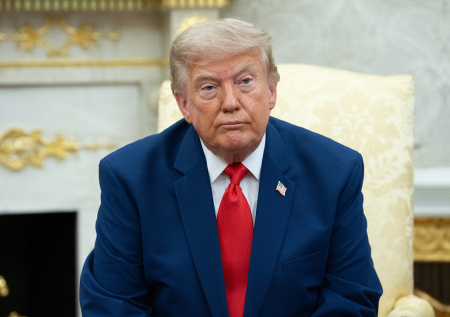 Трамп одобрил ядерную сделку с ближневосточной страной на 30 лет