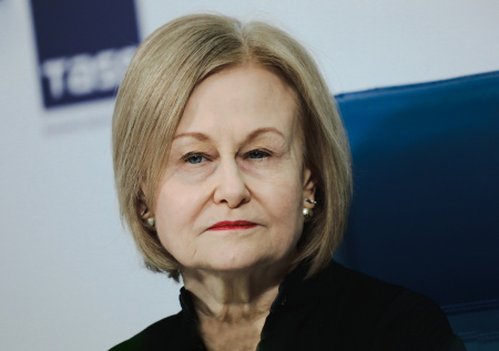 Донцова пообещала засудить хозяина напавшей на ее внука собаки