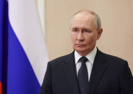 Путин указал на стратегическое значение Севморпути