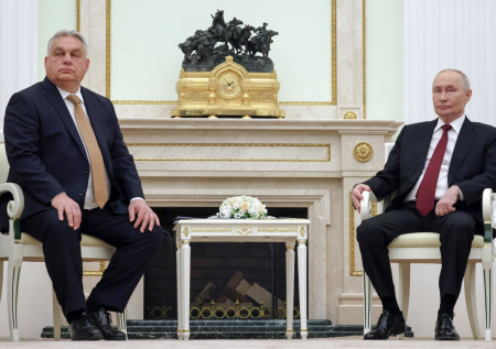 Песков раскрыл подробности общения Путина с Орбаном
