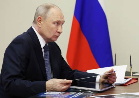 «В точку попадают»: Путин признался, что смотрит военных блогеров