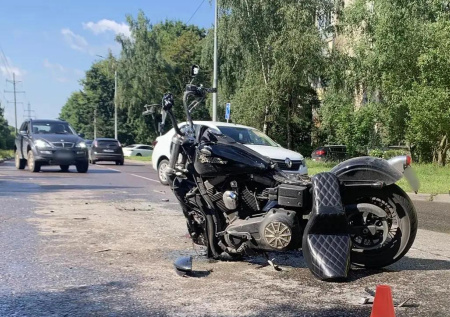 Байкер на Harley-Davidson разбился насмерть в Подмосковье