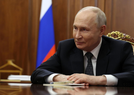 Путин поручил обеспечить участников СВО и их семьи всем необходимым