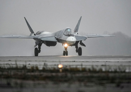 В России сообщили о готовности поставлять истребитель Су-57Э за рубеж