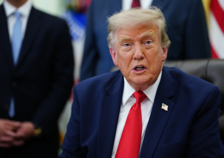 Трамп поддержал идею ужесточения санкций против России и Ирана