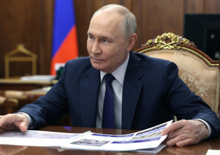 Путин указал Воробьеву на большие долги Подмосковья в одной сфере