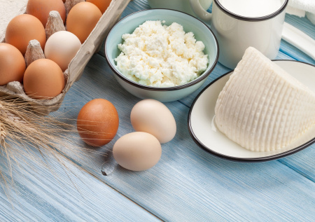 Диетолог ответила, кому нужно отказаться от молочных продуктов