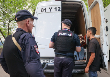Силовики подвели итоги масштабной облавы на мигрантов в Ленобласти