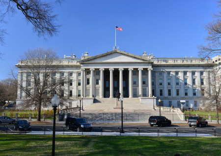 Минфин США продлил лицензию на работу сербской нефтяной компании