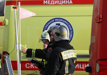 Фура разлетелась на куски от мощнейшего взрыва и попала на видео
