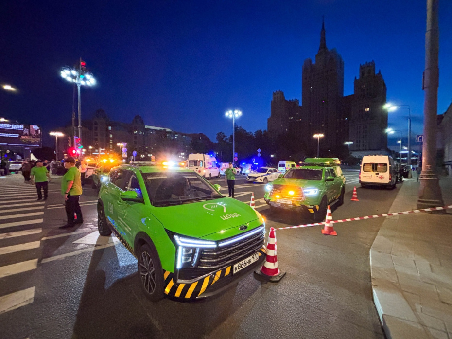 Обстановка возле ресторана на Кудринской площади после взрыва