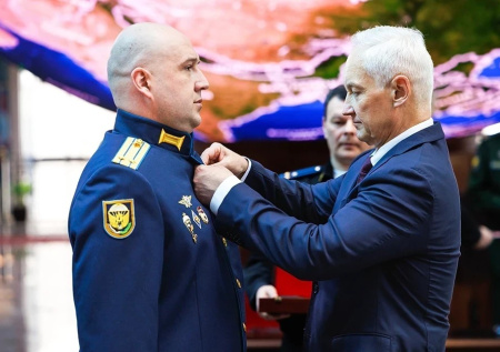Свыше ста военнослужащих ВДВ стали Героями России