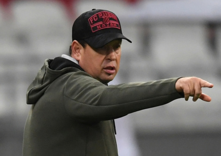 Кузнецов раскрыл, кого будет тренировать Слуцкий после отъезда из Китая
