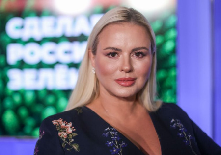 «Девочки, работайте»: Семенович обратилась к россиянкам