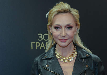Орбакайте показала, как проводит время на пляже в Монако