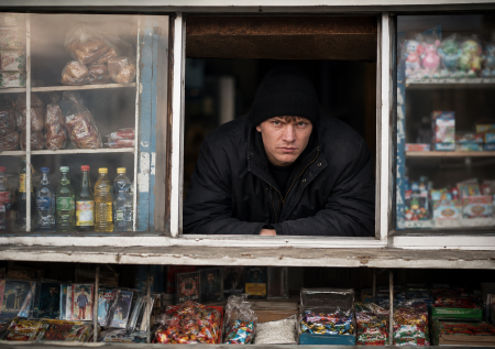 Зарезал продавщицу и встал за прилавок: кто убил девушку в киоске на Урале?