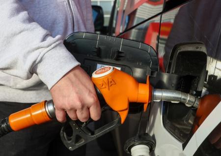 Сосед России с 4 августа ограничит свободную продажу топлива