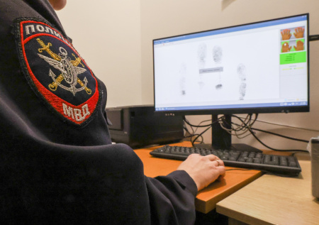 Мигрантам с судимостью запретили жить в России