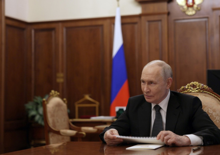 Путин решил встретиться с врио главы приграничного региона