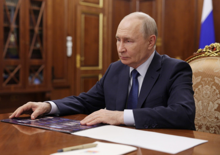 Путин получил новый доклад о ходе боевых действий в ДНР