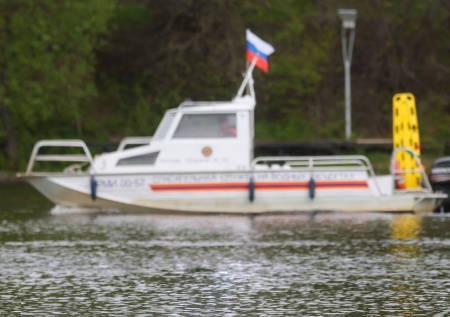 Застрявшего на Ладожском озере рыбака спасли в Ленобласти