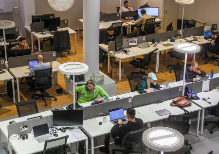 Названо неочевидное условие доверия сотрудников к работодателю