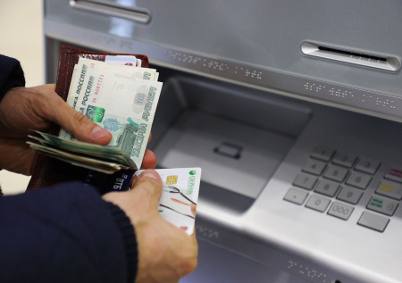 Юрист ответил, что может установить неофициальный заработок граждан