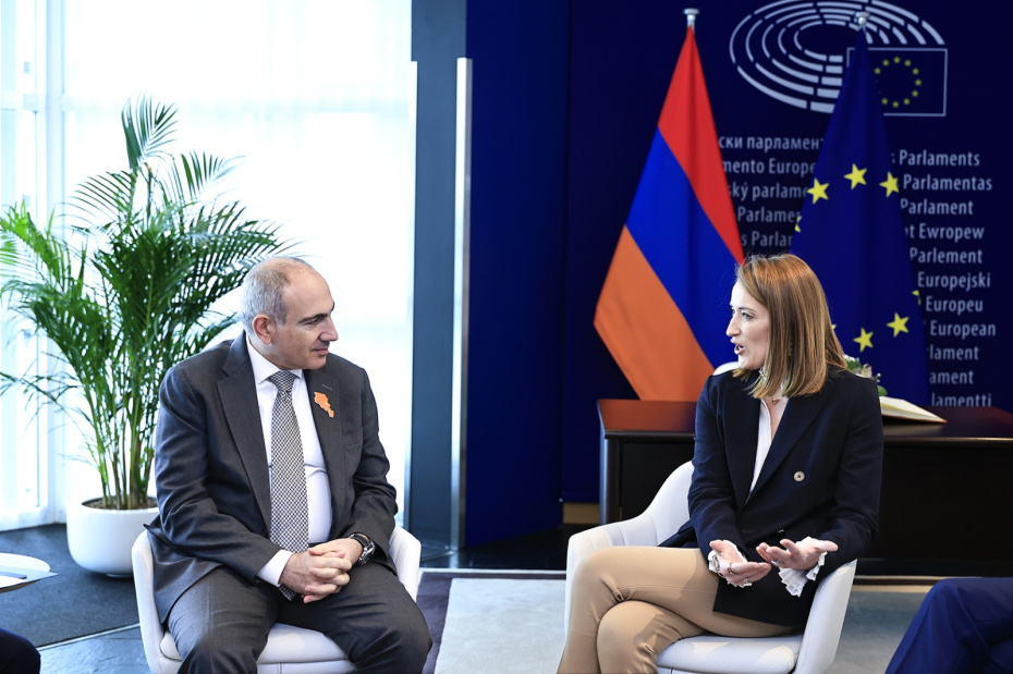 Никол Пашинян и Роберта Метсола, Европейский парламент