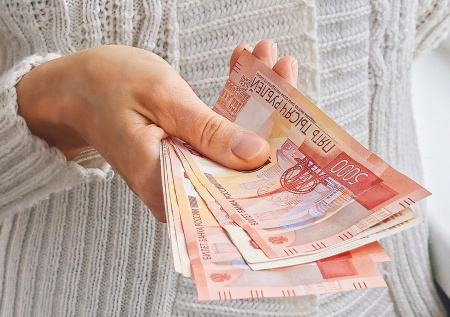 С россиянки сняли штраф в 40 млн рублей за неоплату парковки