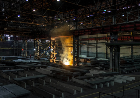 Запорожский завод приостановил работу после удара ВС России