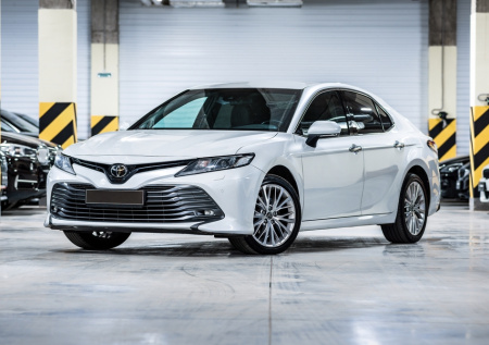 Toyota отзывает сотни тысяч Camry из-за одного сбоя