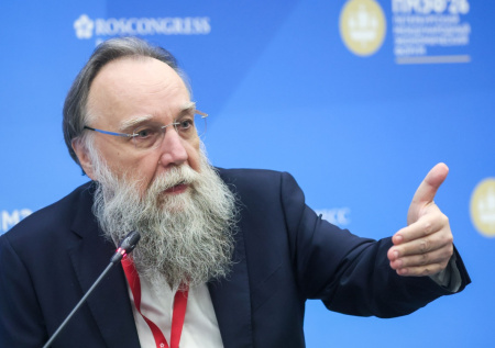 Дугин призвал подвергнуть «жесточайшей цензуре» одну категорию фильмов