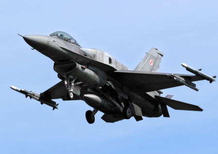 Истребители F-16 перехватили самолет над Женевой