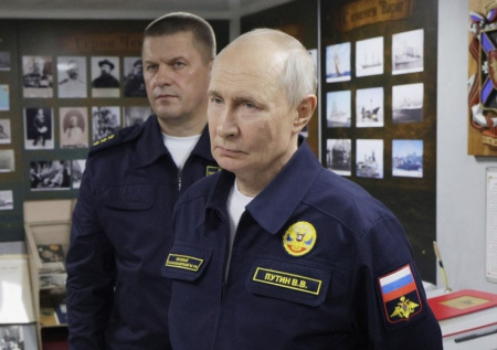 Военный аналитик объяснил, кому адресовано заявление Путина на крейсере «Варяг»