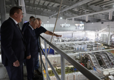 Япония заявила «решительный протест» после визита Путина на Итуруп