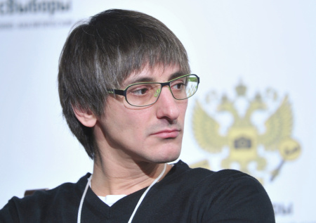 Суд Москвы заочно арестовал известного журналиста-иноагента