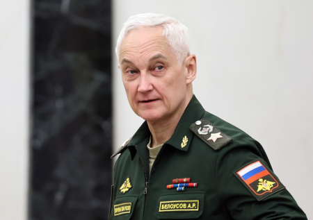 Белоусов наградил «Золотыми Звездами» отличившихся бойцов СВО