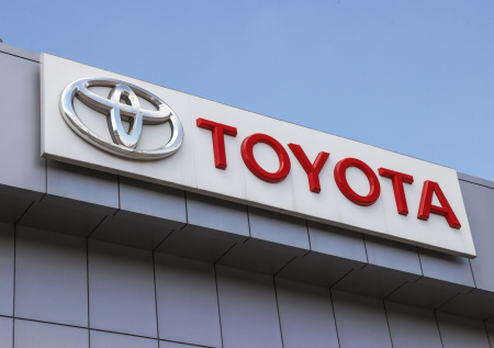 Автогигант Toyota решил зарегистрировать свои бренды на российском рынке