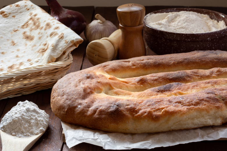 Готовим простые лепешки с начинкой