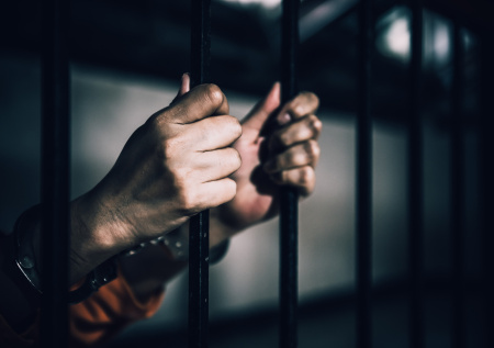 Сокамерники чуть не отправили на тот свет детоуйбицу