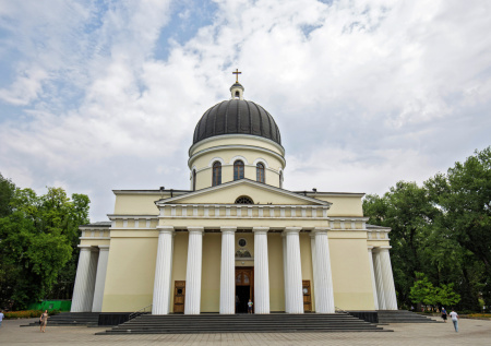 Румынская церковь поставила Молдавию «на счетчик»
