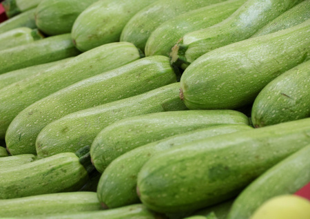 Диетолог назвала продукт, который поможет избавиться от отеков