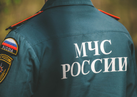 Обломки БПЛА задели стену склада Wildberries в Московской области