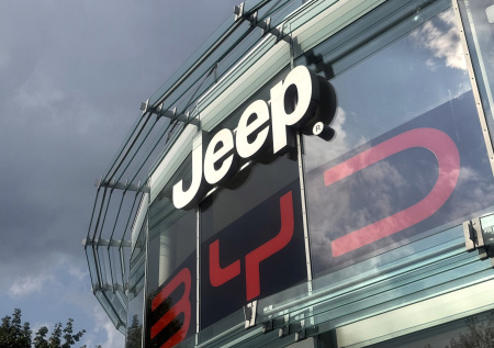 Производитель Jeep и Ram отзывает почти 1 млн машин