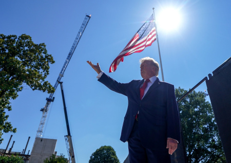 Трамп заявил о снижении значимости Ормуза на фоне роста добычи нефти
