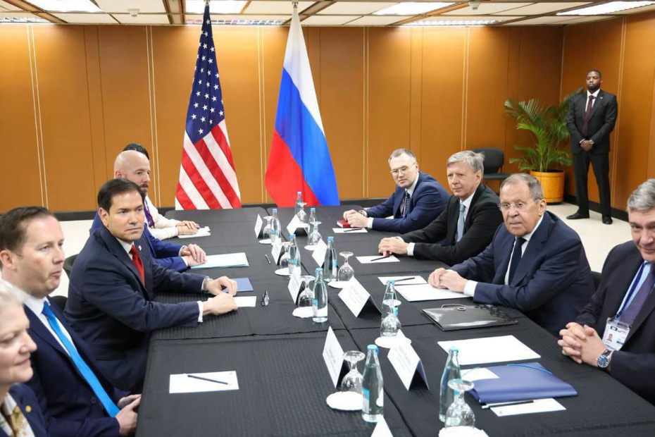 Министр иностранных дел России Сергей Лавров и госсекретарь США Марко Рубио во время встречи на полях саммита министров иностранных дел стран Ассоциации государств Юго-Восточной Азии (АСЕАН) в Маниле, Филиппины